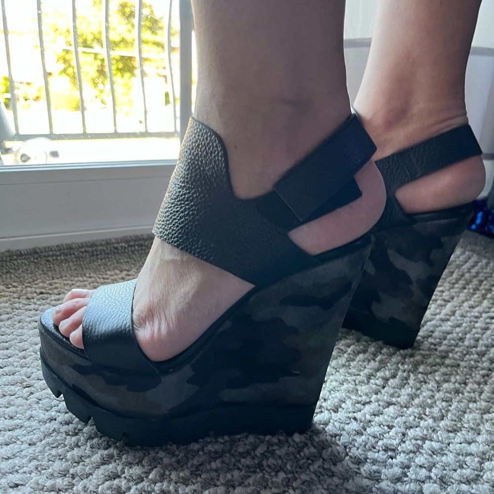 Military element platforms